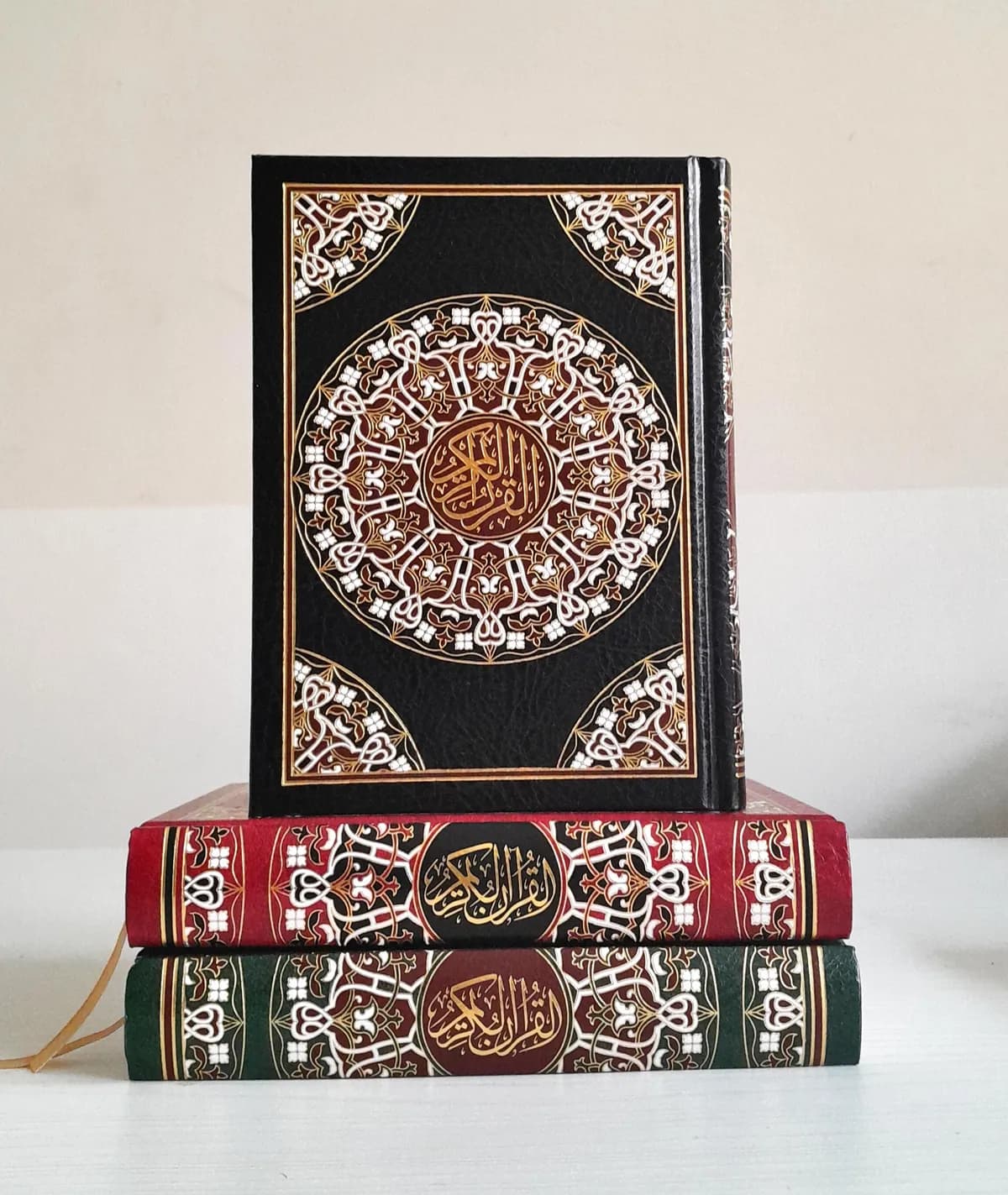 Jual Kitab Mushaf Al Quran Ukuran Sedang 17*12 cm HARD COVER KULIT | مصحف حفص 12*17 فني شاموا Impor Original di Toko Kitab Alresalah