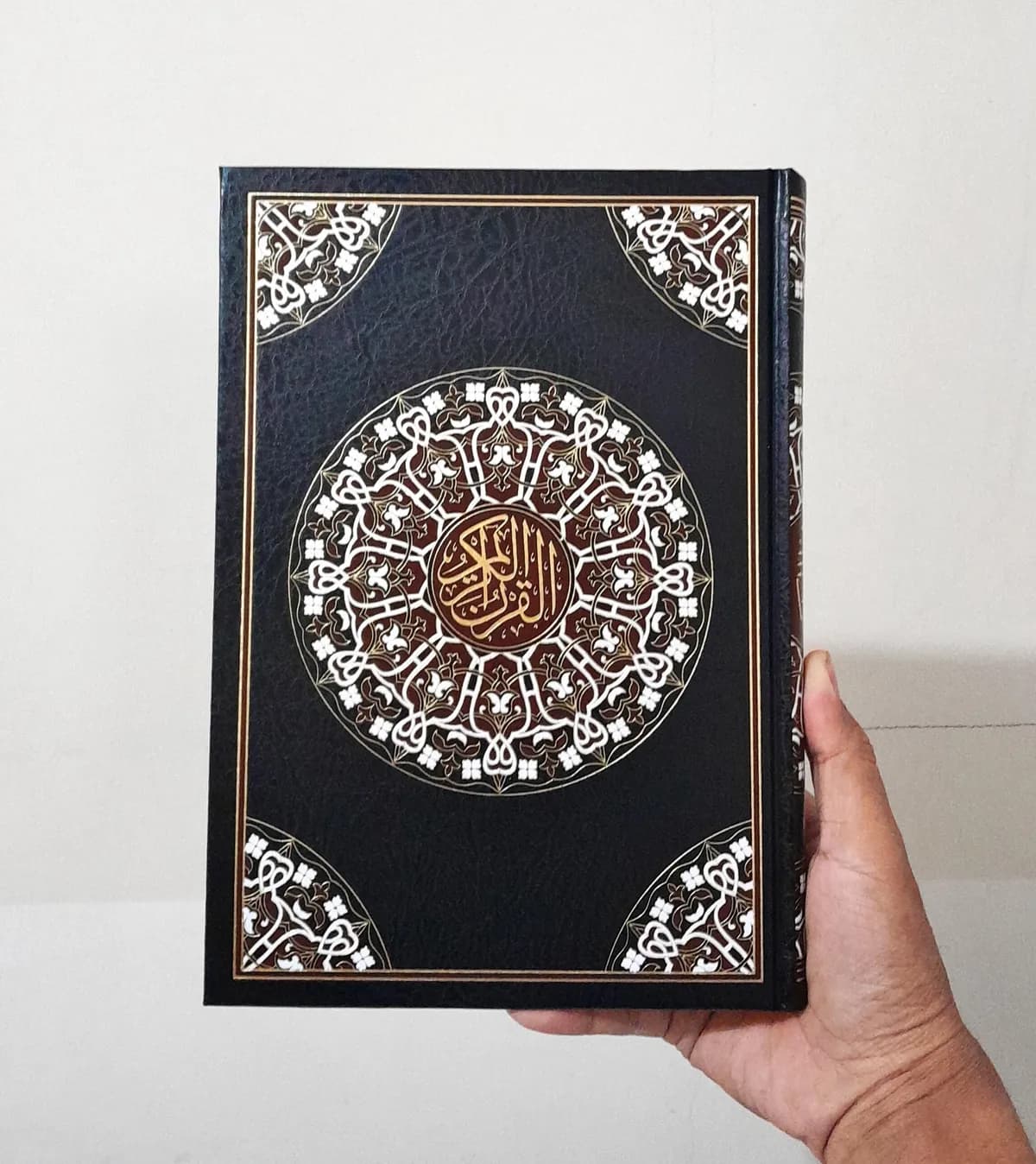 Jual Kitab Mushaf Utsmani Mushaf Al Quran Hafs 24*17 cm Mushaf B5 Quran Resalah Khat Utsman Thaha | مصحف حفص 17*24 فني Impor Original di Toko Kitab Alresalah