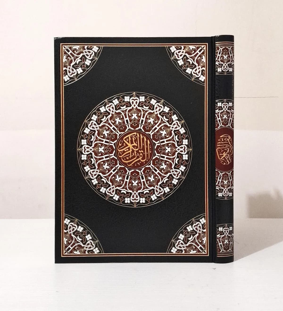 Jual Kitab Mushaf Al Quran Hafs Mushaf Jumbo Mushaf Orang Tua Ukuran 35*25 CM | Mushaf Jawami Besar | Quran Resalah Khat Utsman Thaha Impor Original di Toko Kitab Alresalah